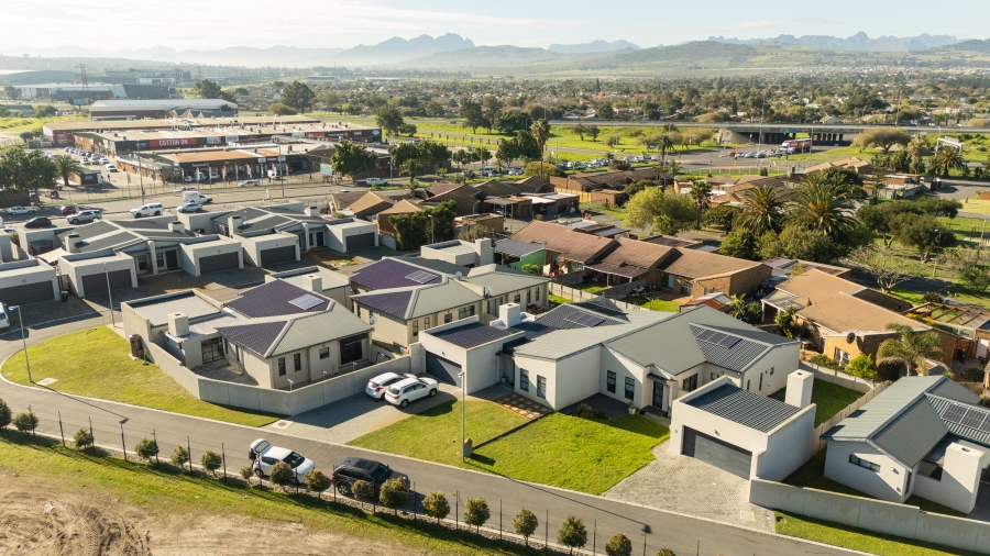 3 Bedroom Property for Sale in Marinda Park Western Cape